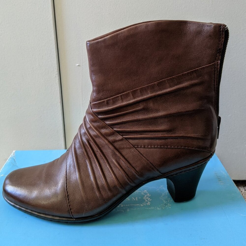 Cobb Hill Women's Boots Chestnut Brown 8.5 Narrow